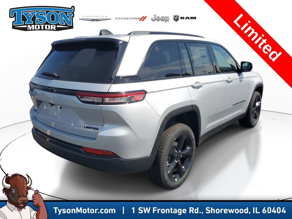 New 2025 Silver Zynith Exterior Paint Jeep Limited image 4