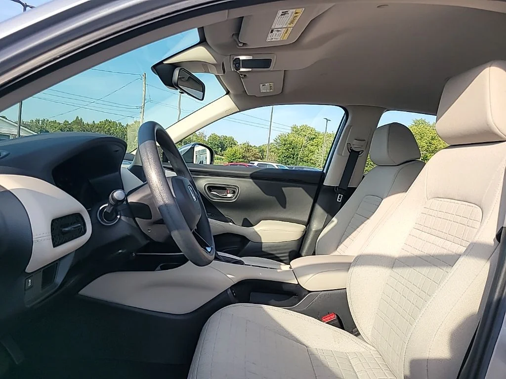 Used 2024  Honda LX image 7