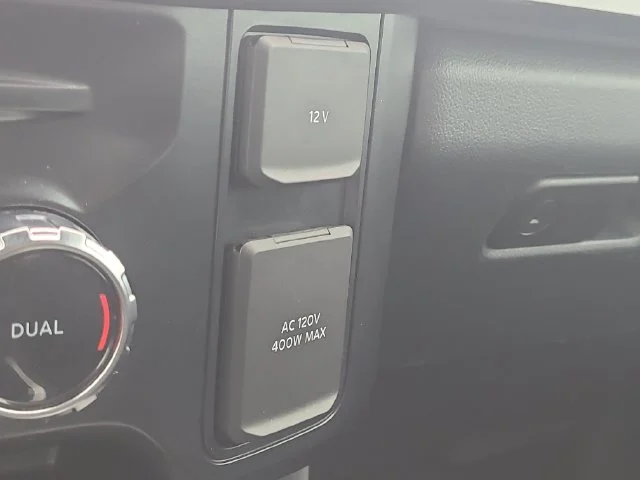 Used 2024 Silver Ford Lariat image 27