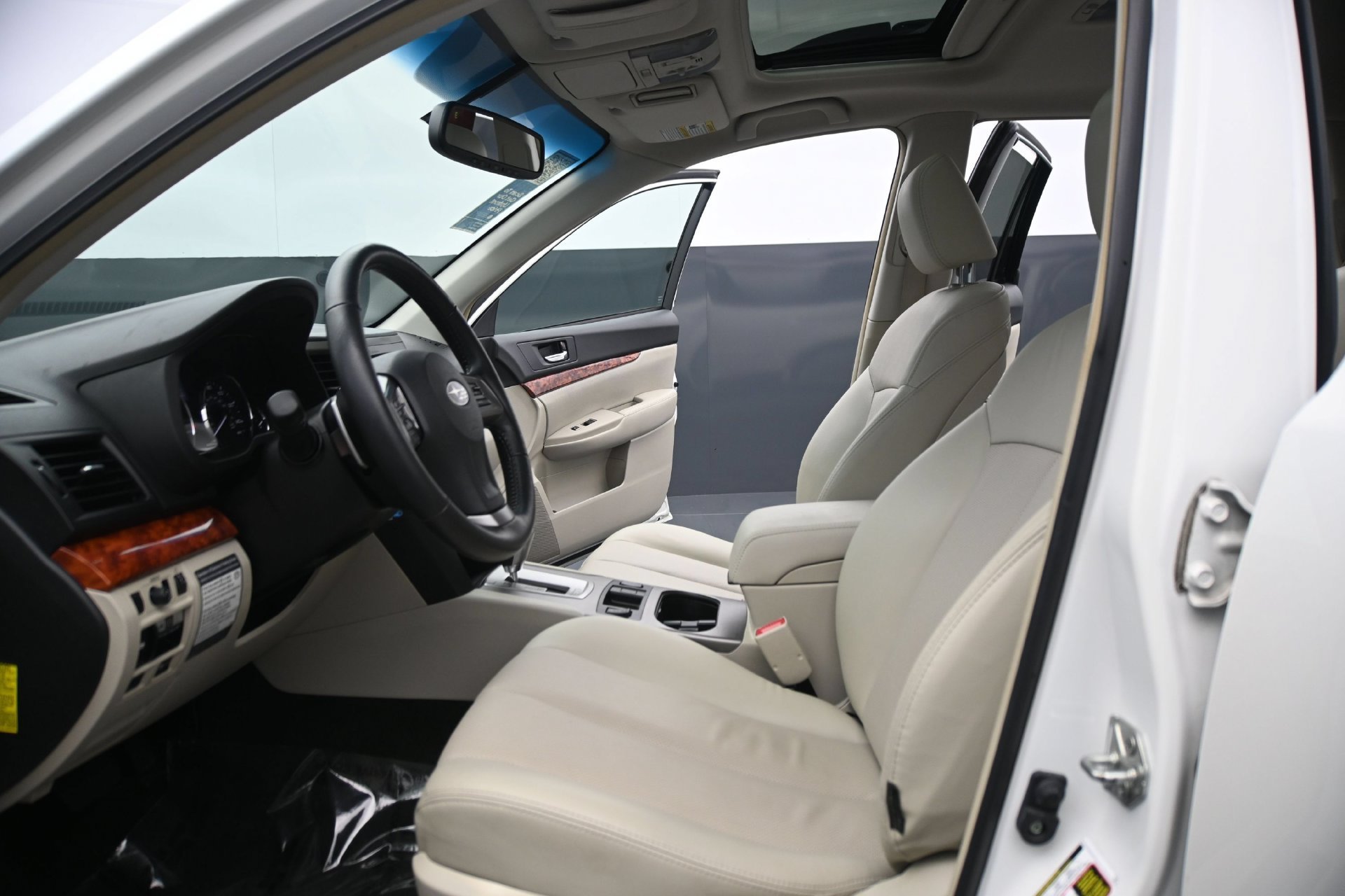 Used 2012 Satin White Pearl Subaru 2.5i image 19