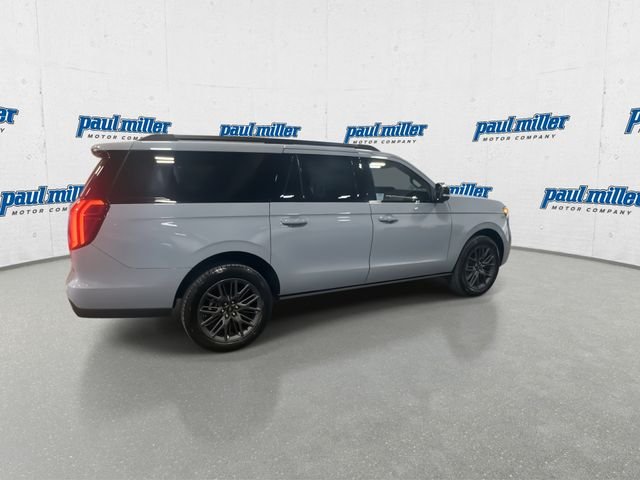 New 2027 Gray Ford Platinum image 11