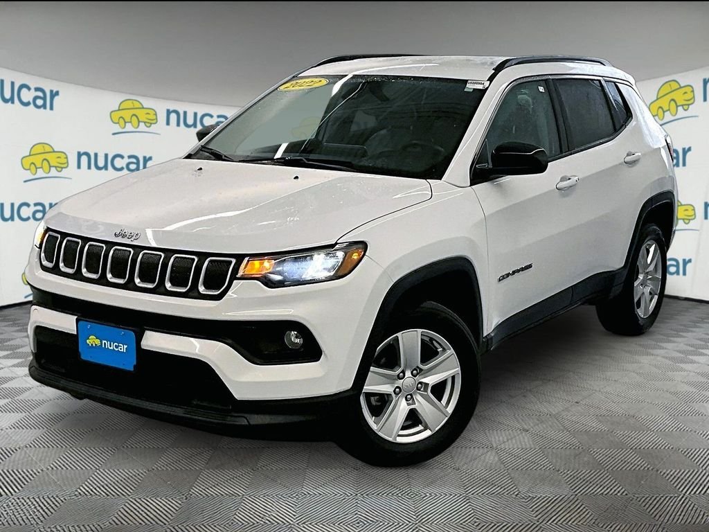 Used 2022 White Jeep Latitude image 3