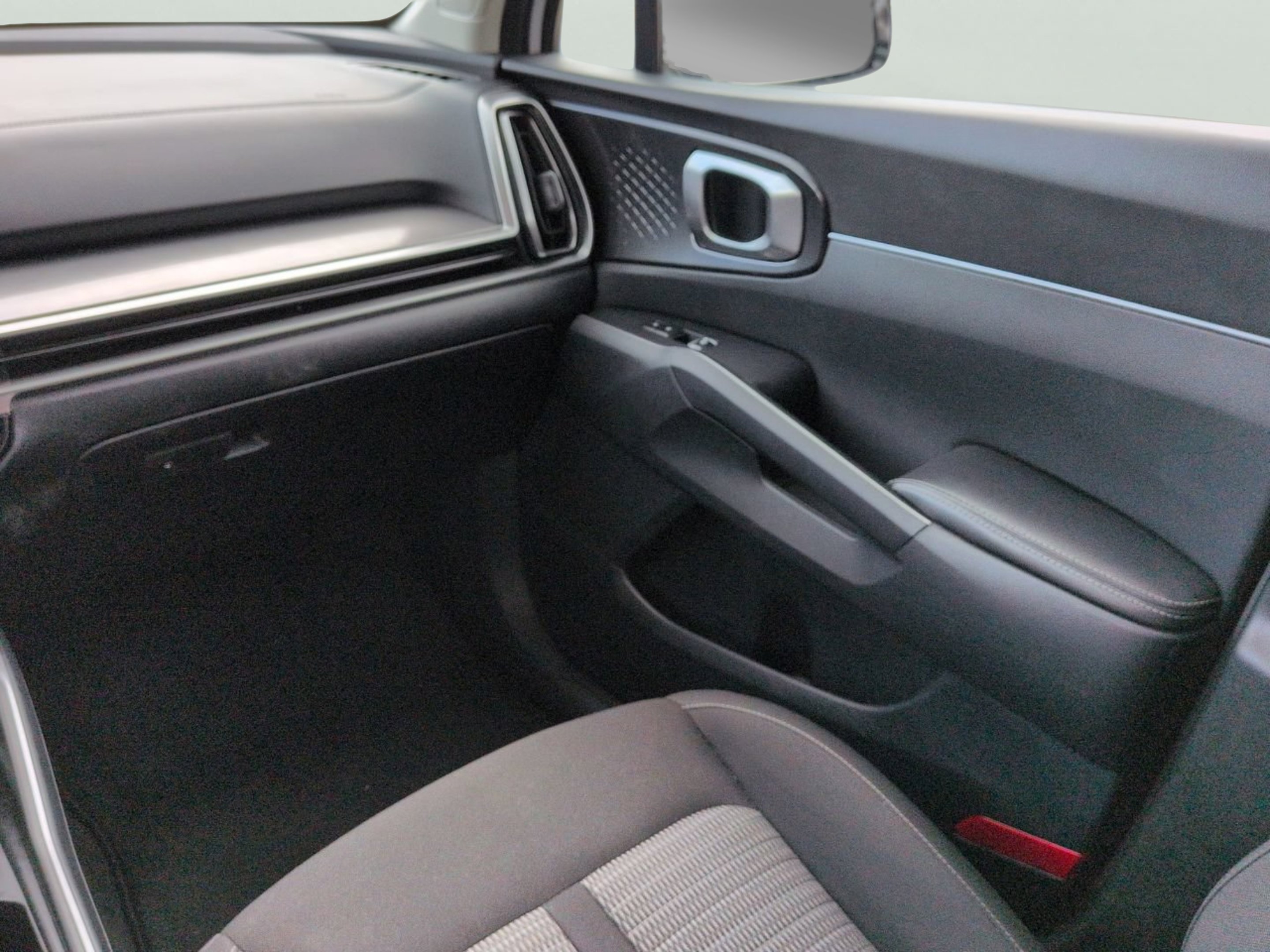 Used 2024 Glacial White Pearl Kia LX image 14