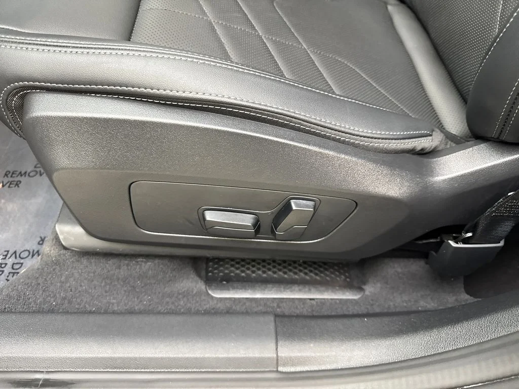 Used 2026 Black BMW xDrive28i image 31