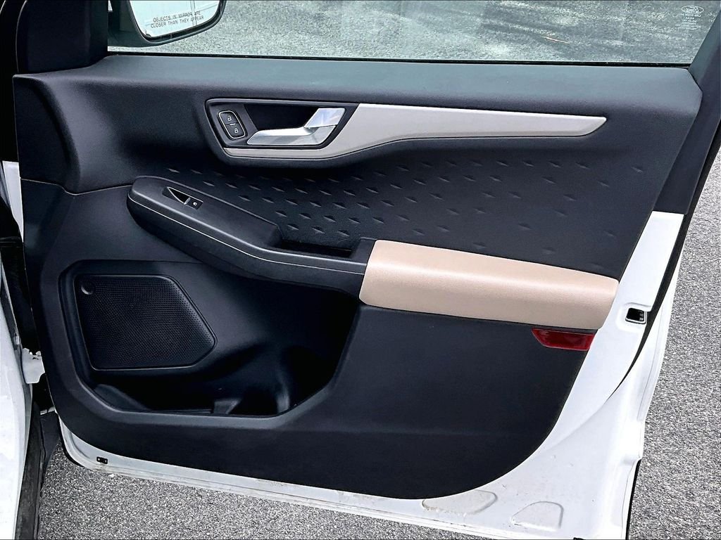 Used 2020 White Metallic Ford SEL image 12