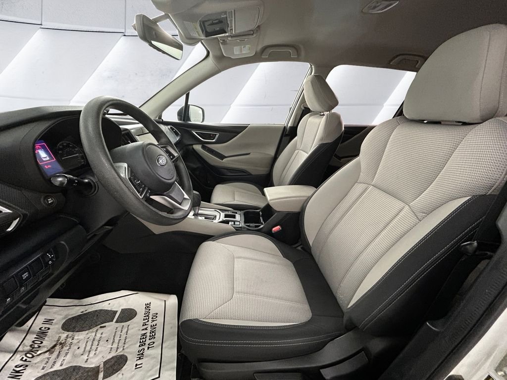 Used 2021 White Subaru Base image 7