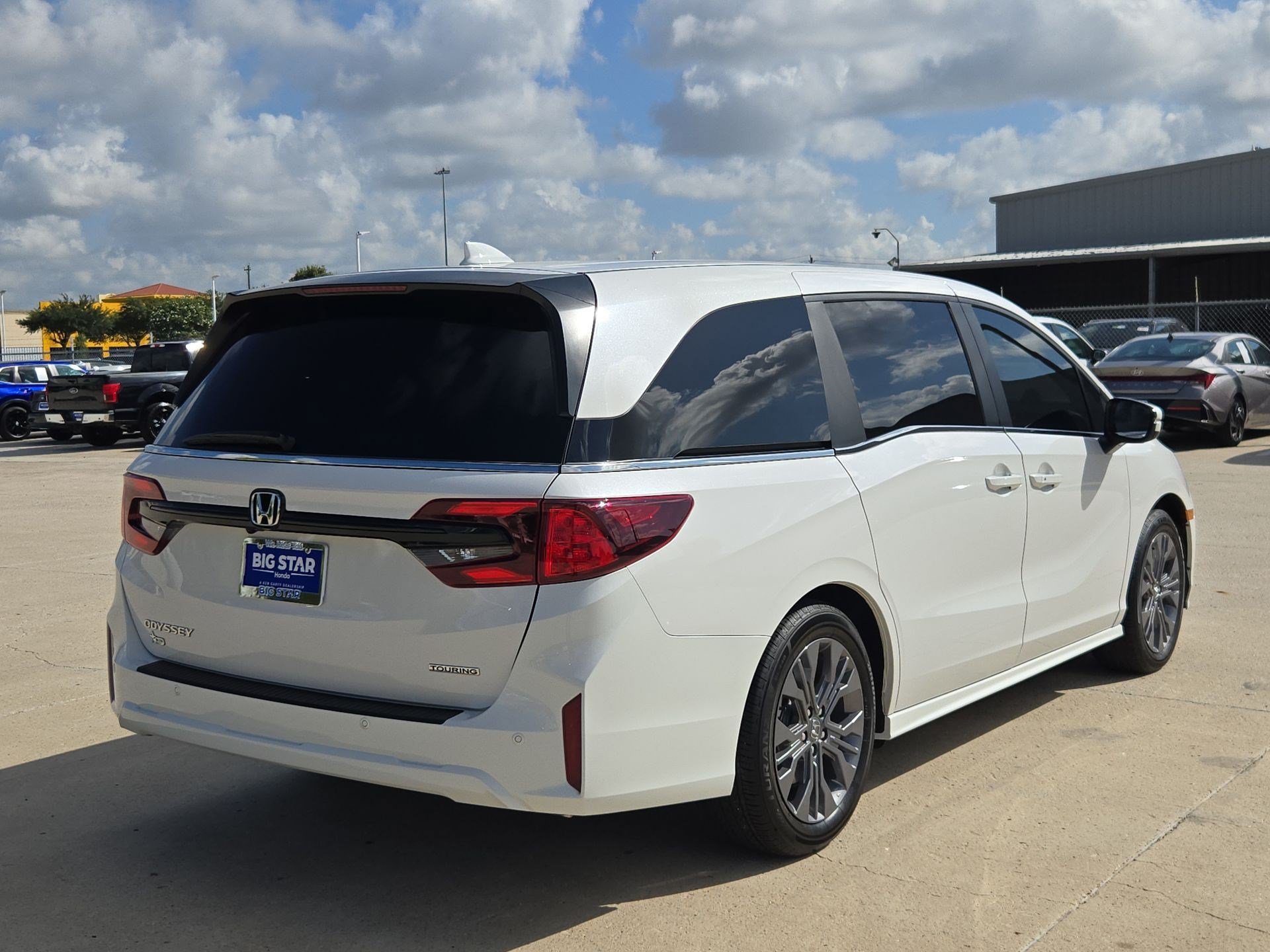 Certified Used 2026 Platinum White Pearl Honda Touring image 3