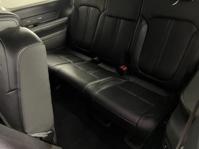 2023 Jeep Wagoneer L Series III - Photo 20