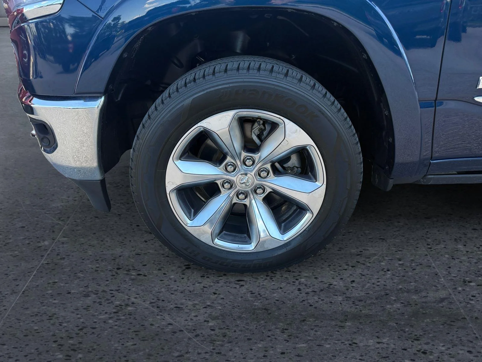 Used 2019 Patriot Blue Pearlcoat Ram Limited image 9