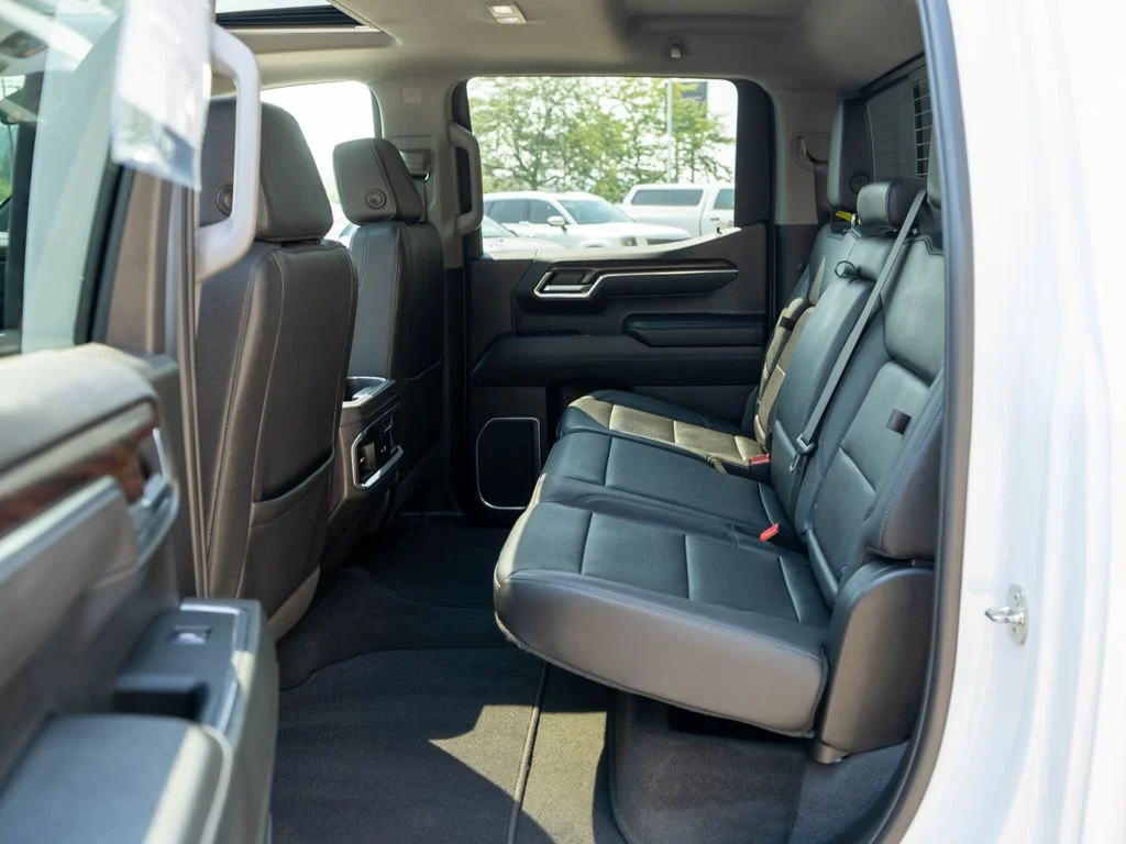 2024 GMC Sierra 1500 SLT - Photo 13