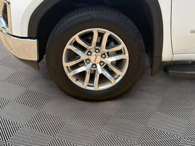 Used 2020 White GMC SLT image 36
