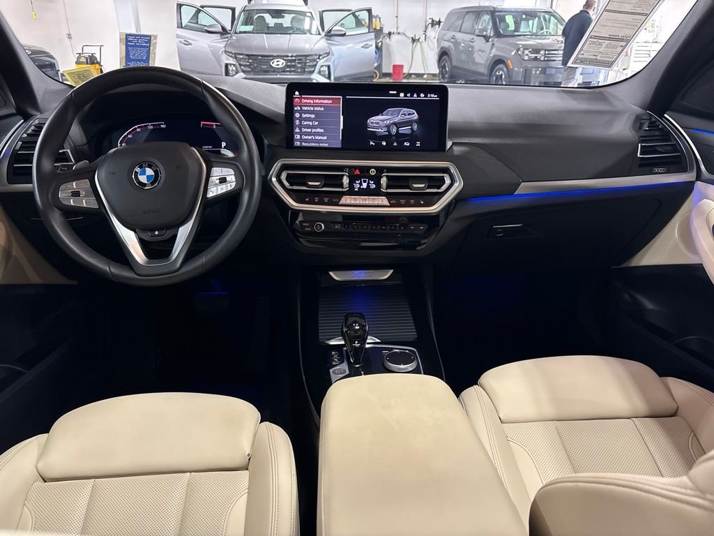 Used 2024 Black BMW xDrive30i image 10