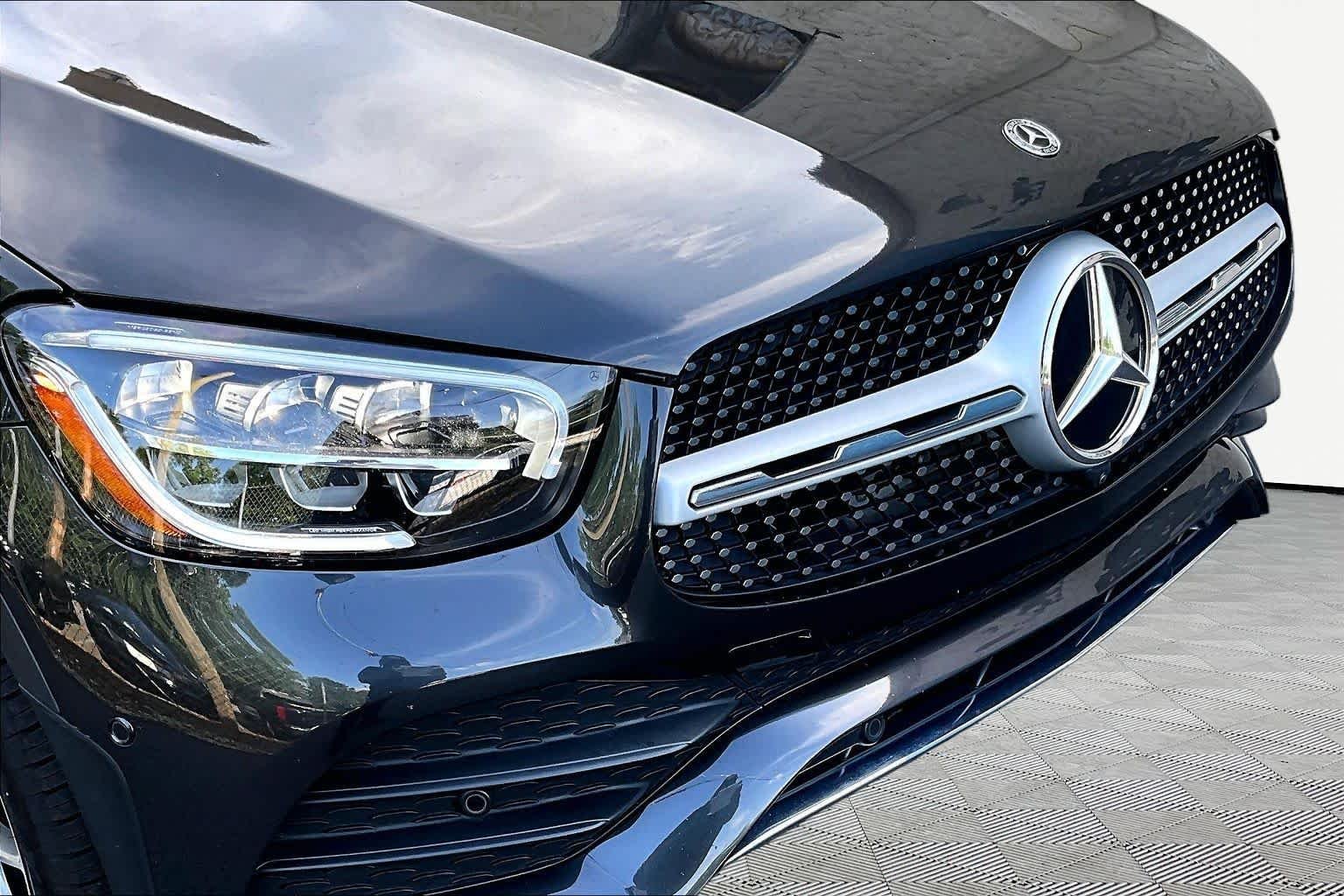 Used 2022 Graphite Grey Metallic Mercedes-Benz GLC 300 image 30