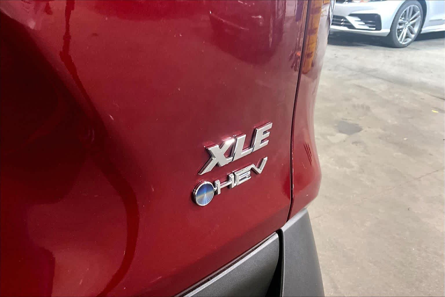 Used 2025 Ruby Flare Pearl Toyota Hybrid XLE image 10