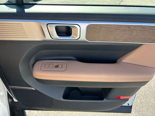 2026 Hyundai Santa Fe Limited - Photo 11