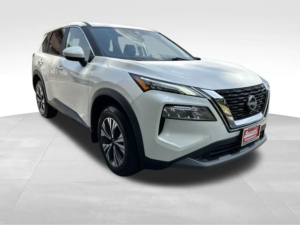 Used 2023 White Nissan SV image 8