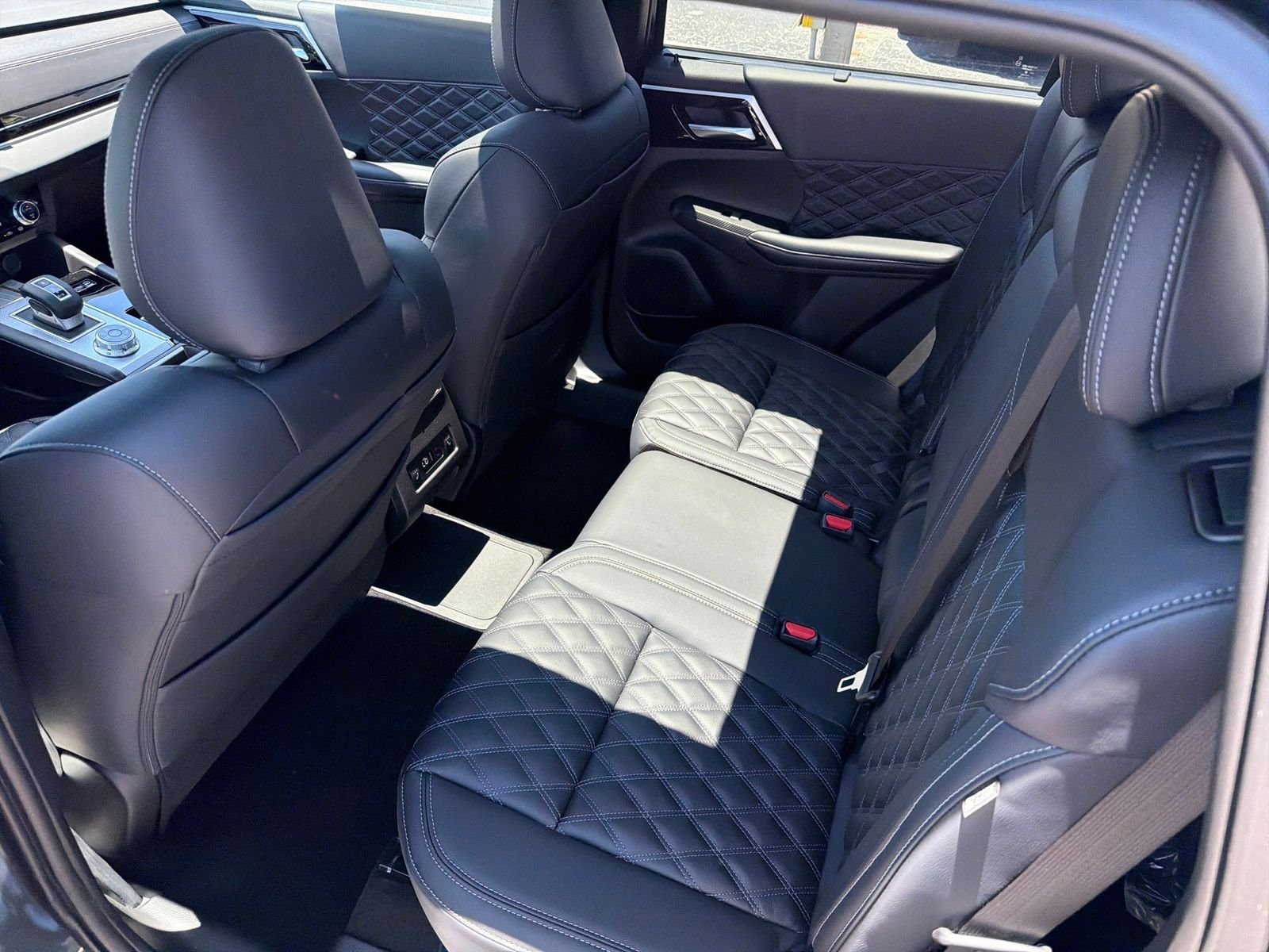 New 2026 Gray Nissan Platinum image 25