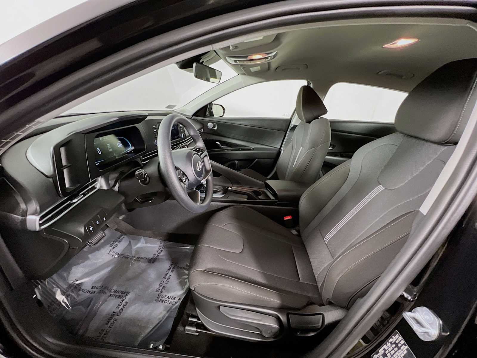 Certified Used 2025 Abyss Black Hyundai SE image 21