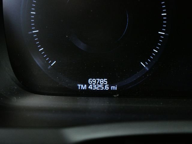 Certified Used 2022  Volvo T5 Momentum image 24
