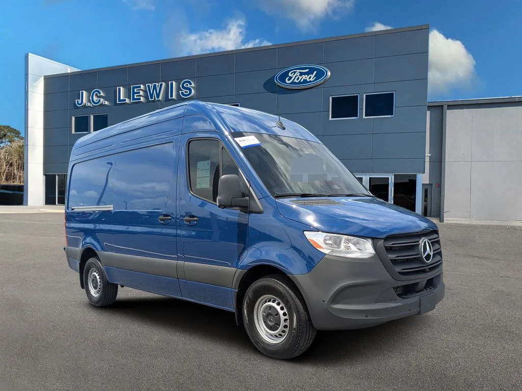 Certified Used 2026 Vanda Blue Mercedes-Benz Cargo 144 WB image 1