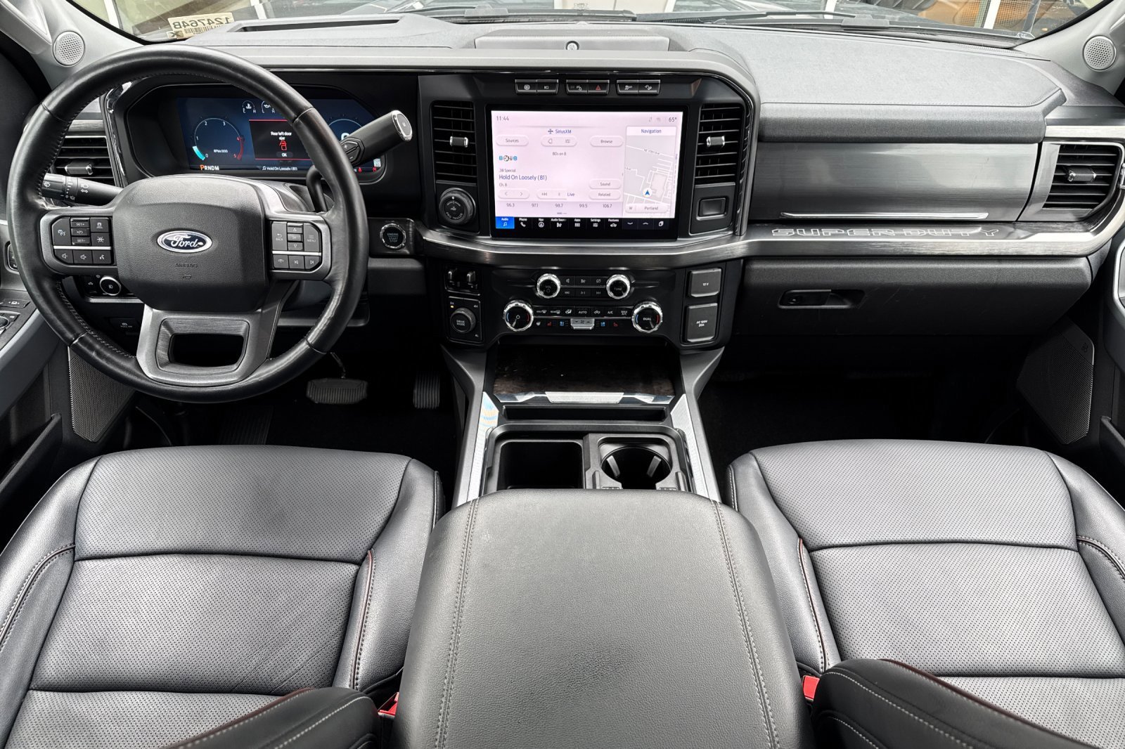 Used 2024 Gray Metallic Ford LARIAT image 13