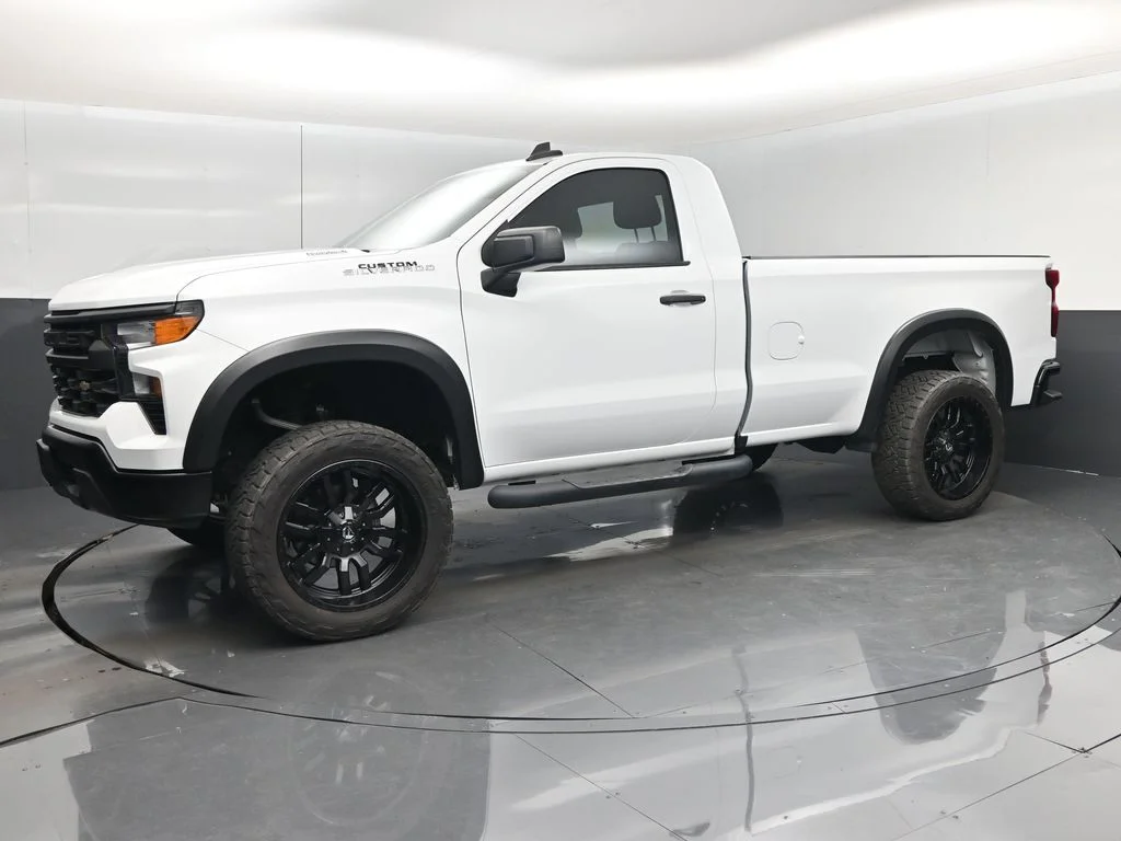 Used 2024 White Chevrolet WT image 9