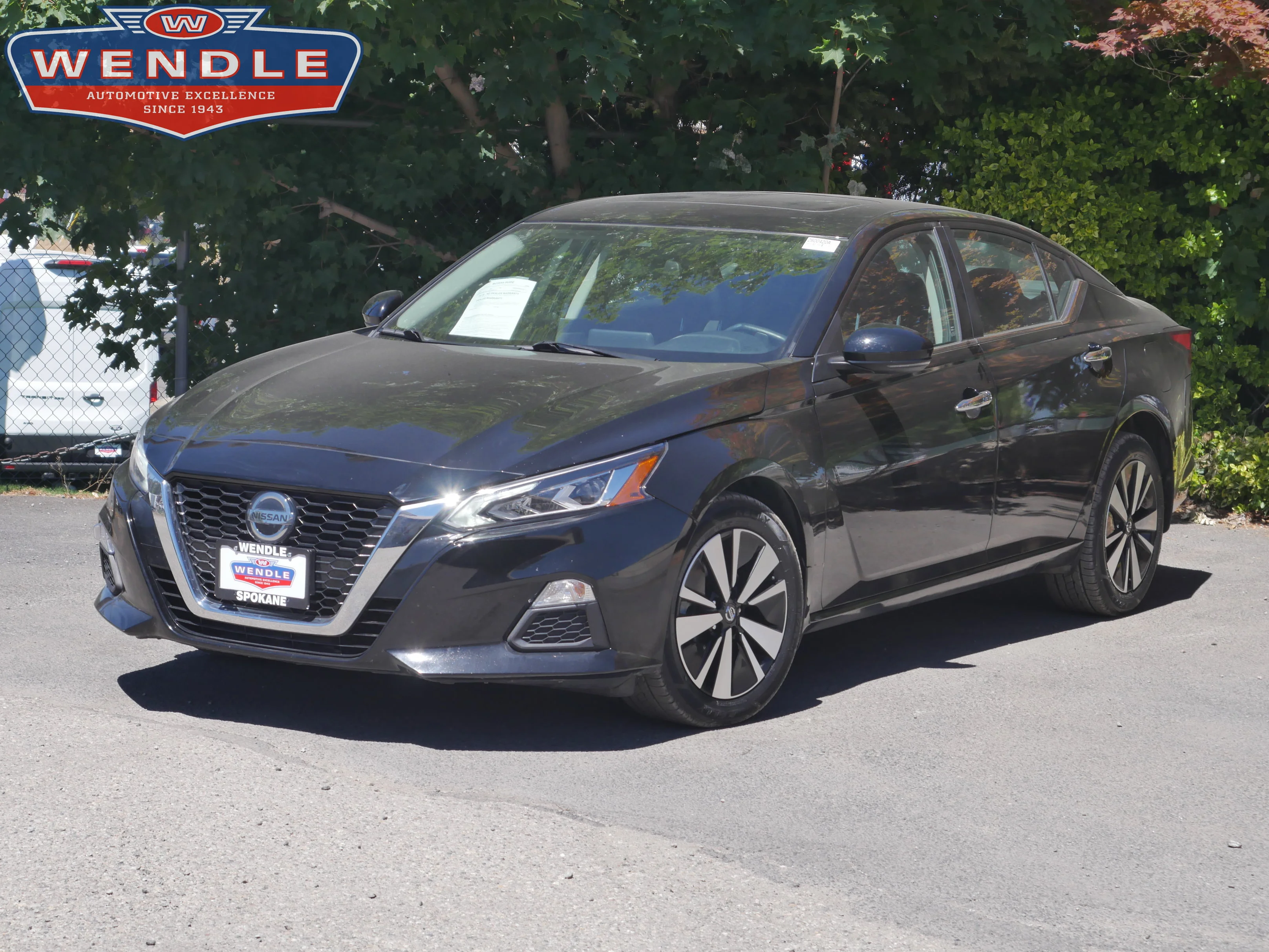 Certified Used 2022 Super Black Nissan 2.5 SV image 1