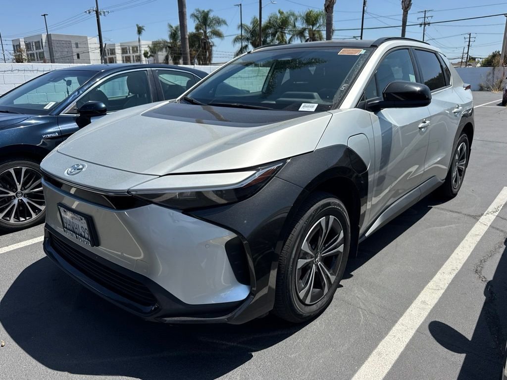 Used 2023 Silver Toyota XLE image 3