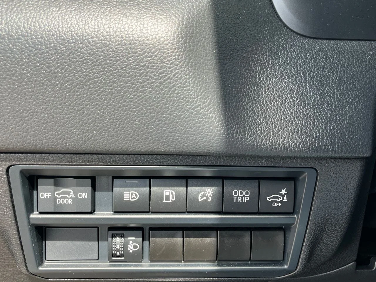 2025 Toyota Sequoia SR5 - Photo 29