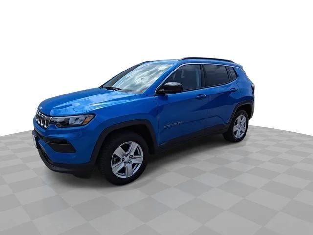 Certified Used 2022 Blue Jeep Latitude image 4