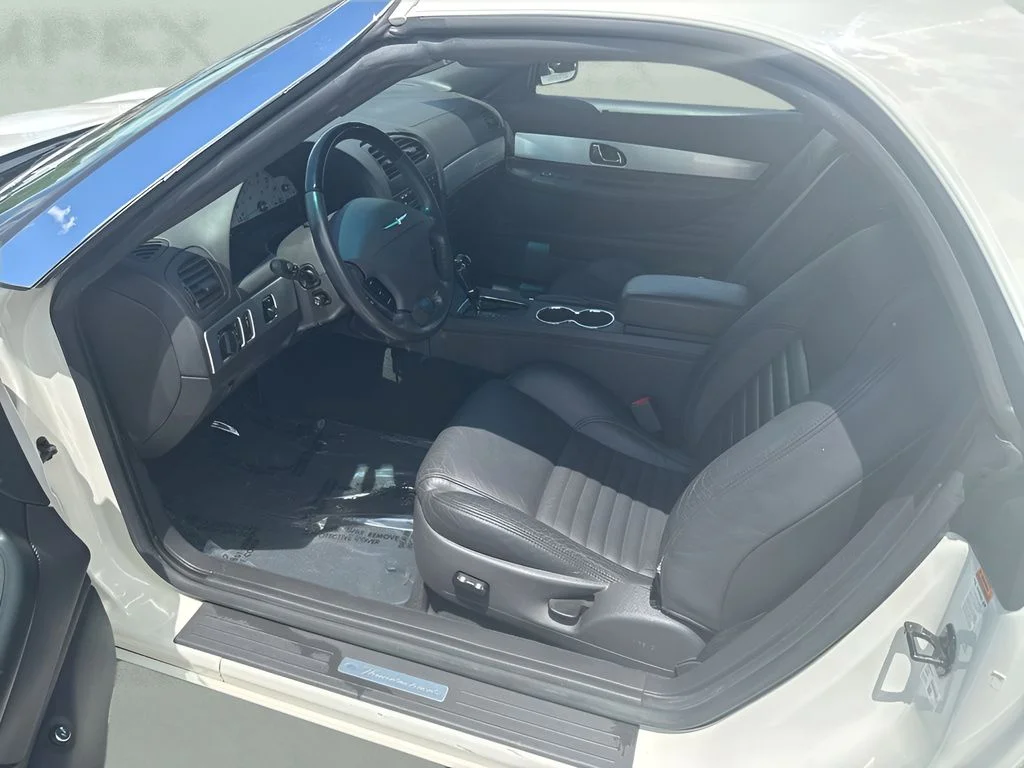 Used 2002 White Ford Base image 9