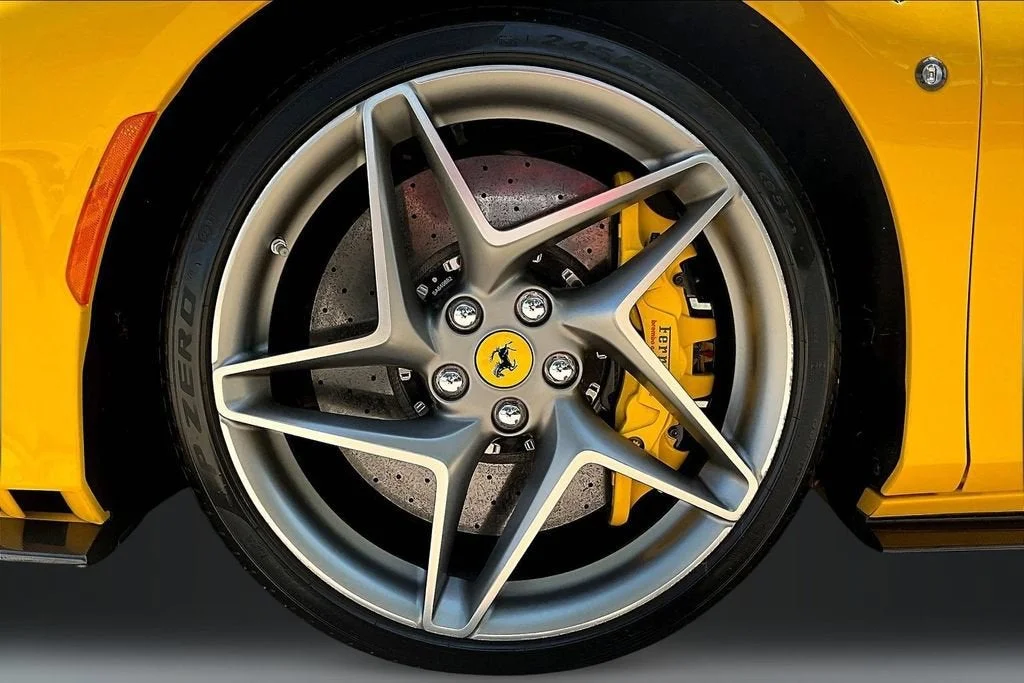 Used 2022 Giallo Modena Ferrari  image 28