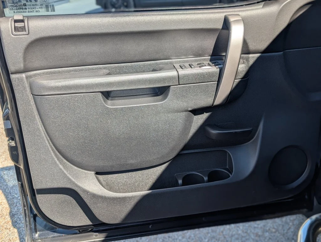 Used 2013 Black Chevrolet LS image 15