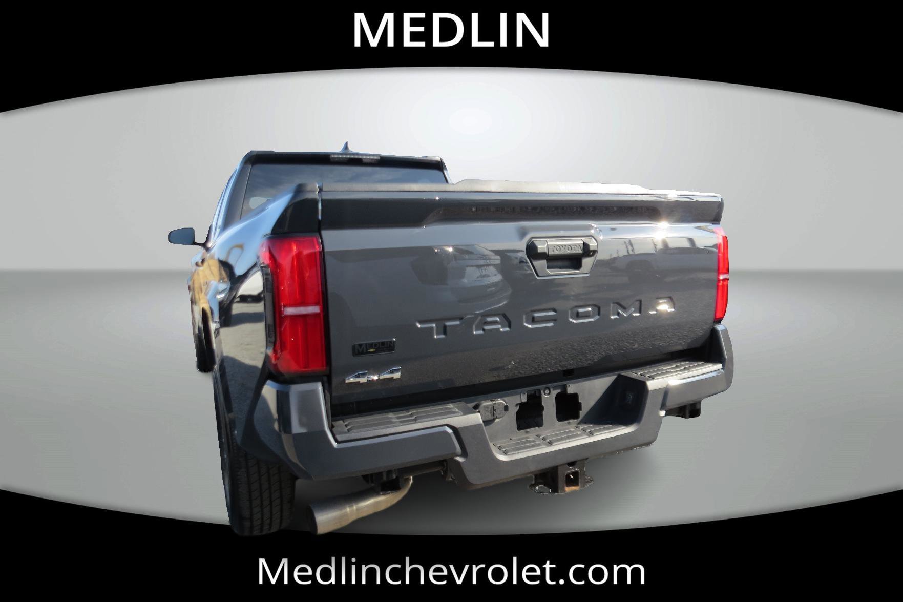 Used 2024  Toyota SR5 image 7
