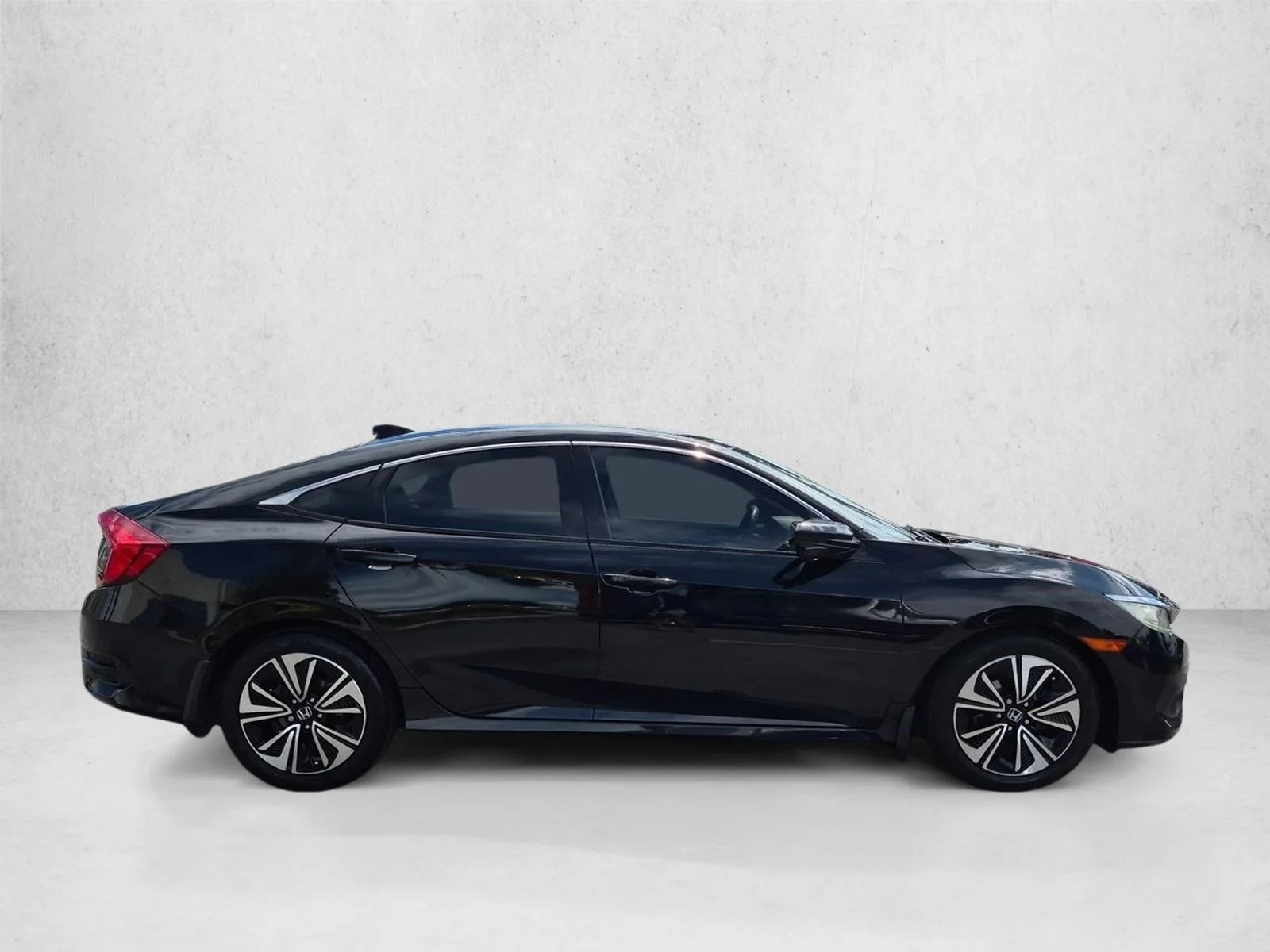 Used 2016 Black Honda EX-L image 4