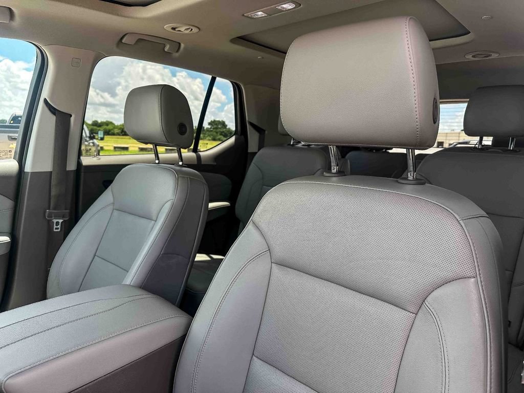 Certified Used 2021 SILVER ICE METALLIC Chevrolet Premier image 14