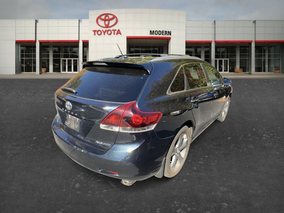 Used 2013 Cosmic Gray Mica Toyota XLE image 5
