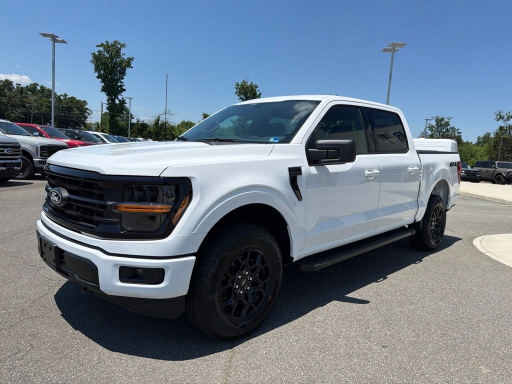New 2026 Oxford White Ford XLT image 7