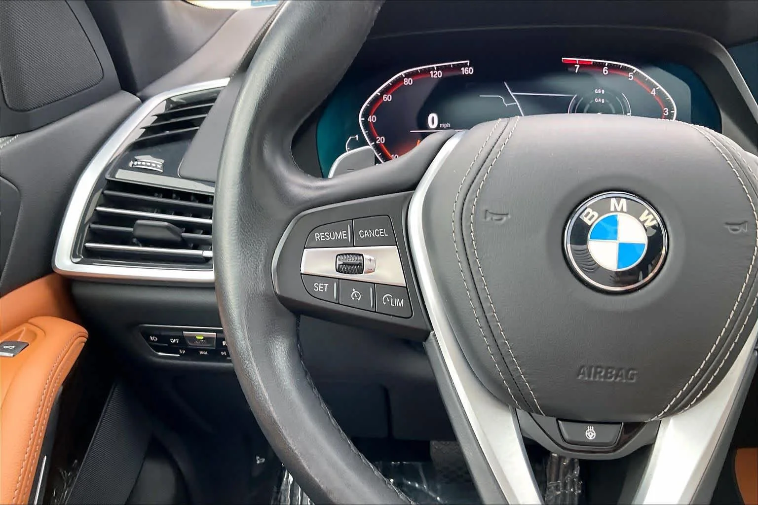 Used 2019 Arctic Gray Metallic BMW xDrive40i image 23