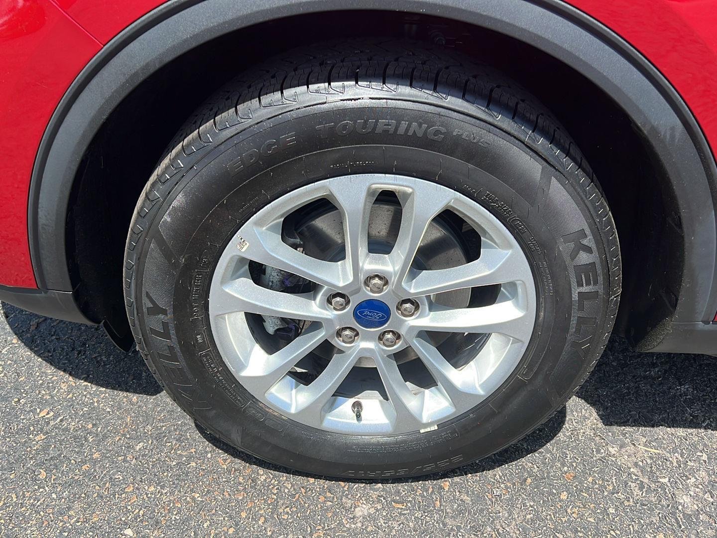 Used 2022 Rapid Red Metallic Tinted Clearcoat Ford SE image 24