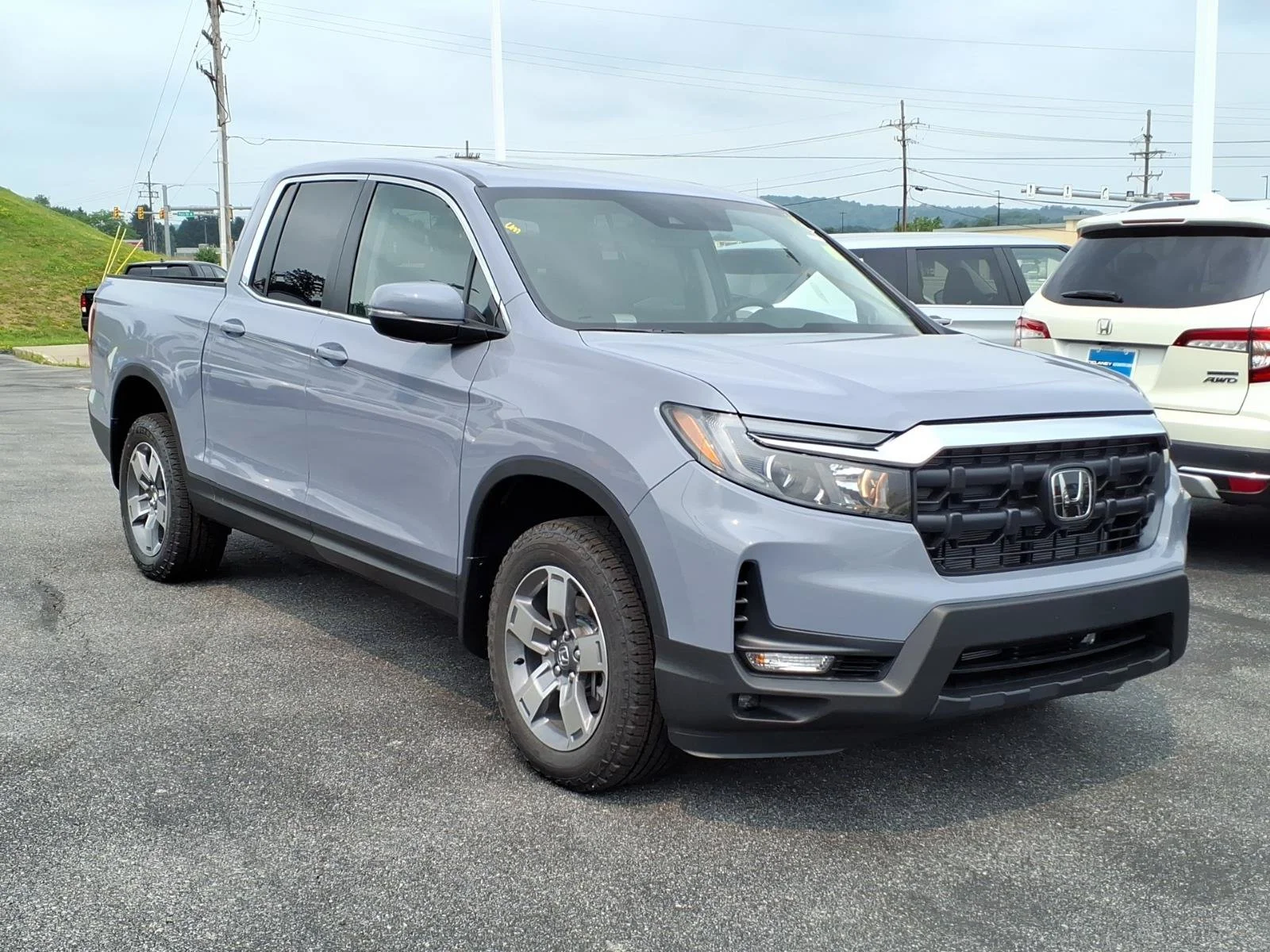 New 2026 SONIC GRAY PEARL Honda RTL image 1