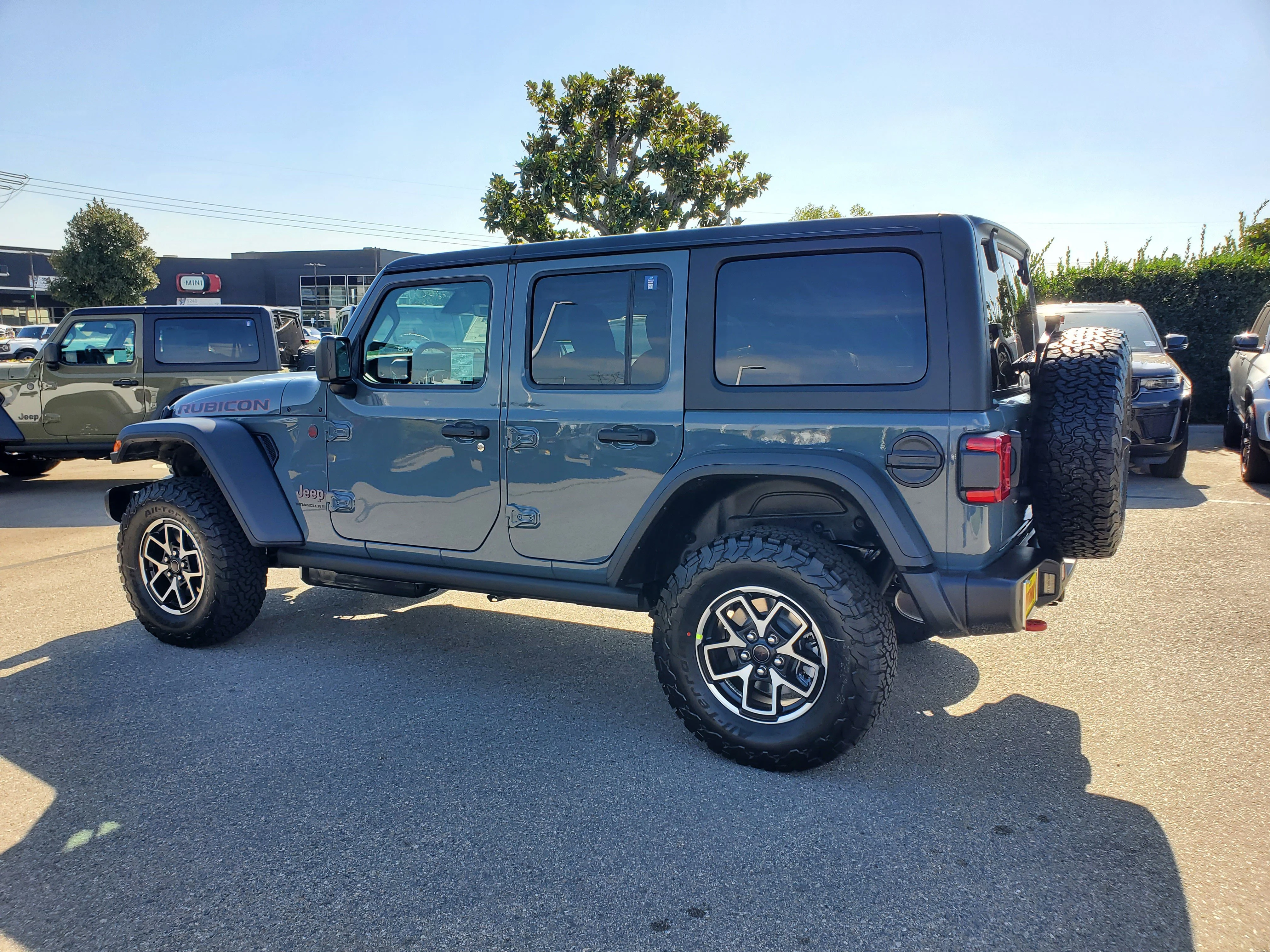 New 2026 Anvil Clear-Coat Exterior Paint Jeep Rubicon image 6
