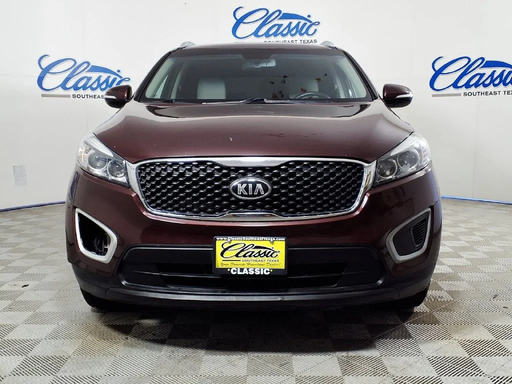 Used 2017 Purple Kia LX image 3
