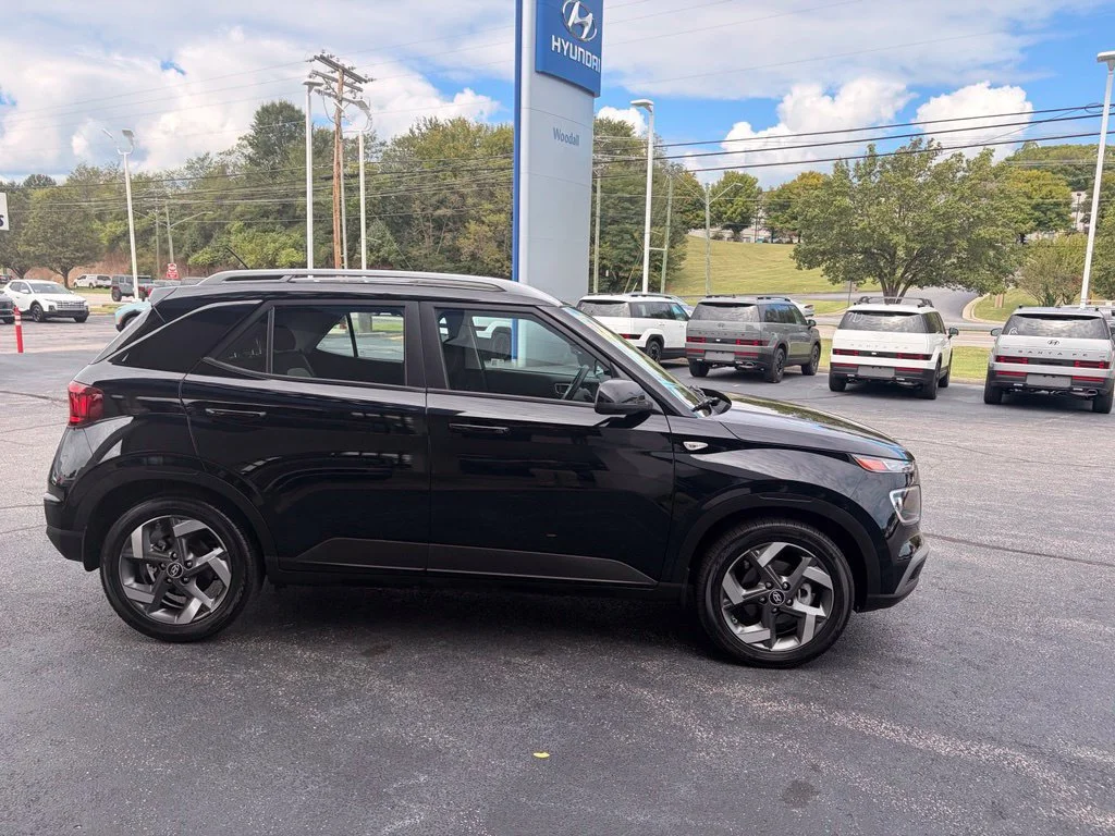 Used 2024 Onyx Black Hyundai SEL image 4