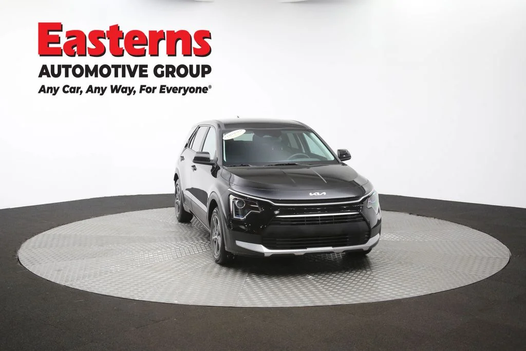 Used 2025 Black Kia LX image 38