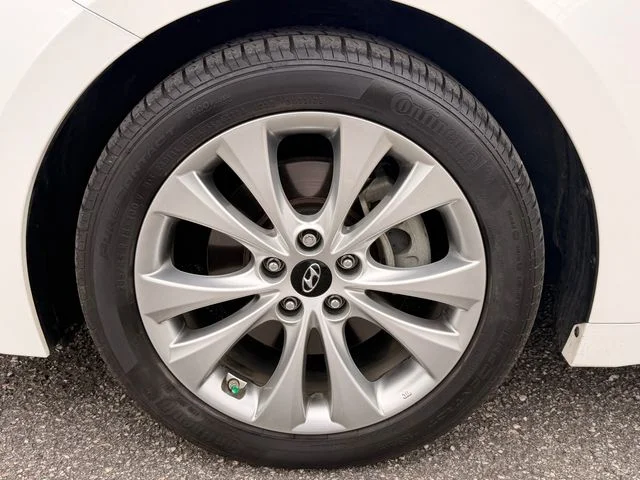 Used 2014 White Pearl Hyundai Limited image 10