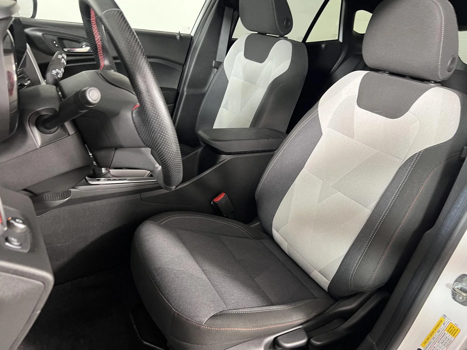Used 2024 Summit White Chevrolet 1RS image 13