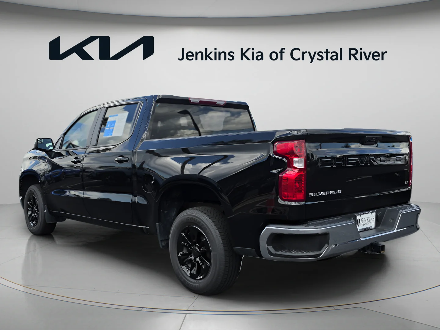 Used 2025 Black Chevrolet LT image 7