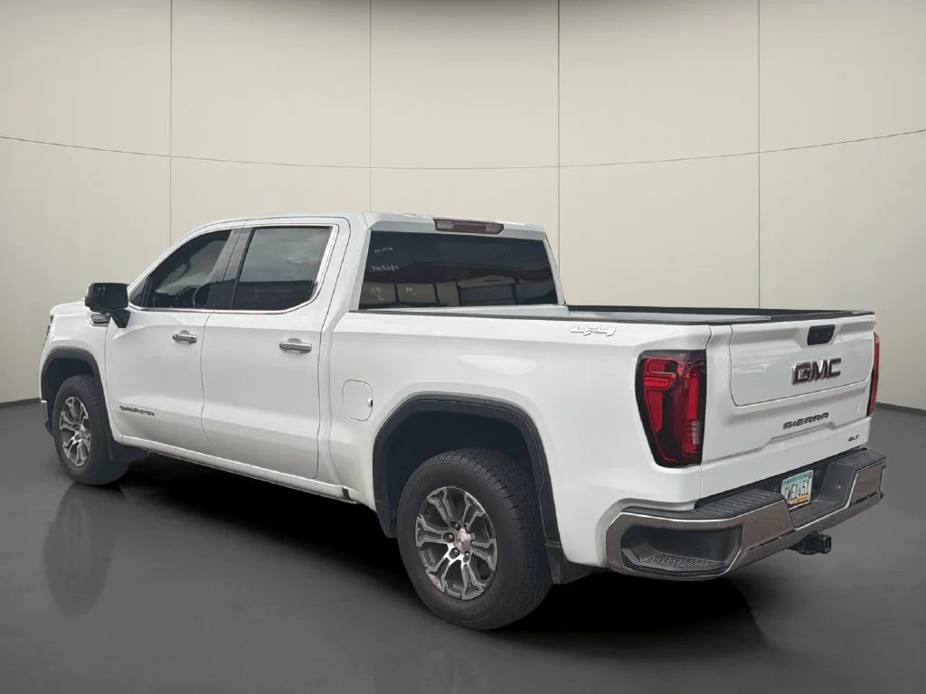 Used 2025 White GMC SLT image 5