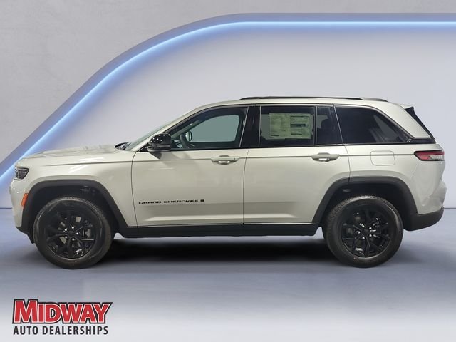 New 2026 Silver Zynith Exterior Paint Jeep Altitude image 2
